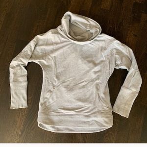 LULULEMON GREY PULLOVER